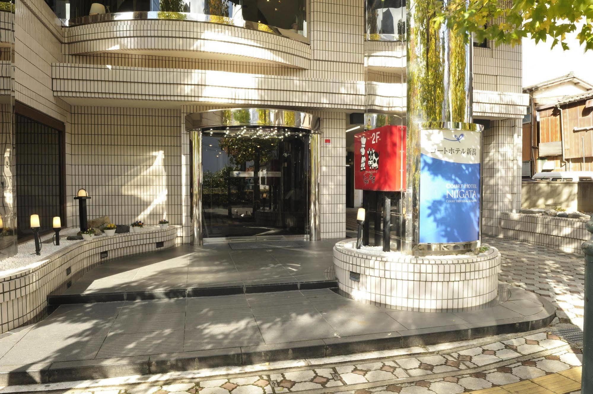 Court Hotel נייגאטה מראה חיצוני תמונה